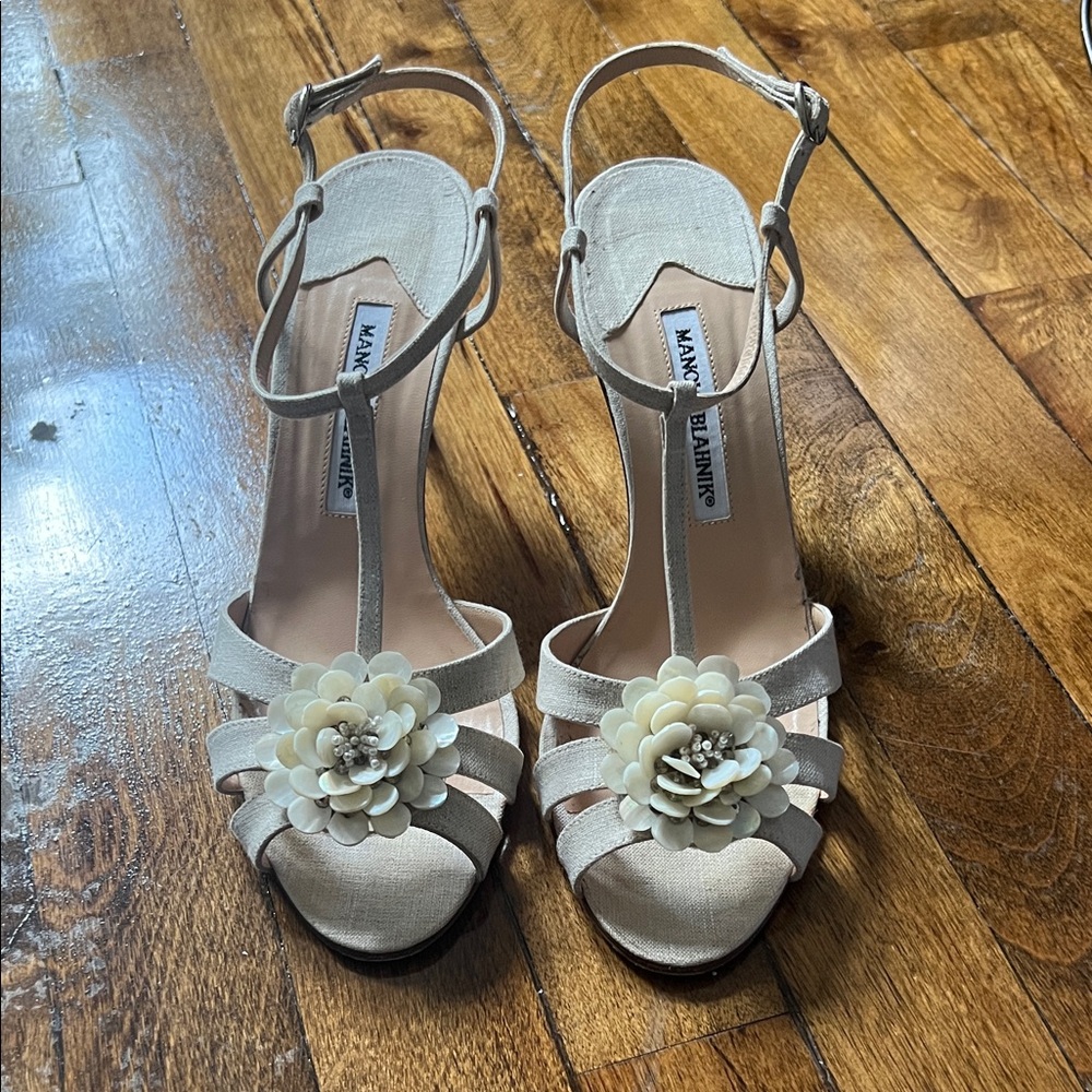 Manolo Blahnik Beige Floral Heels
